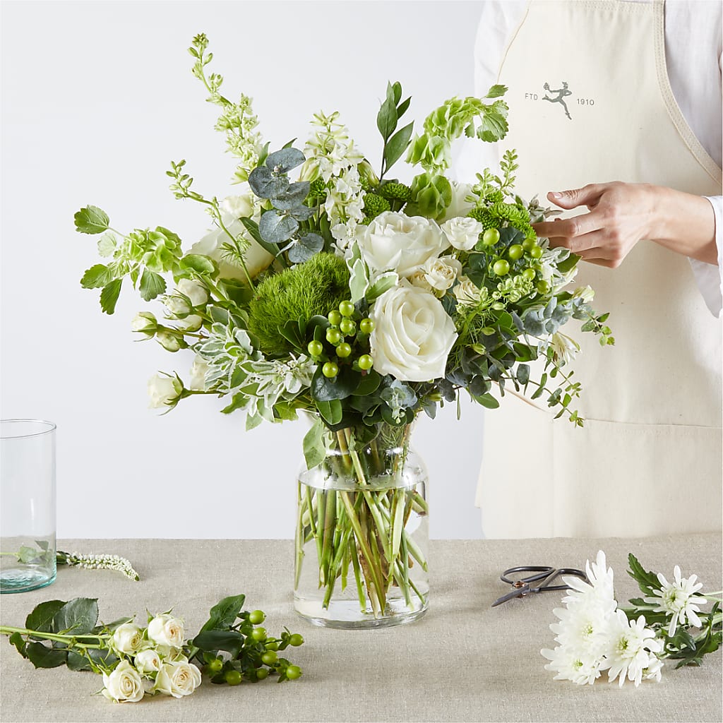 Irish Garden - A Florist Original – Rosehaus Floral, Suamico WI