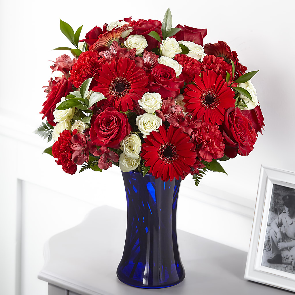 Hearts Embrace Bouquet – Rosehaus Floral, Suamico WI