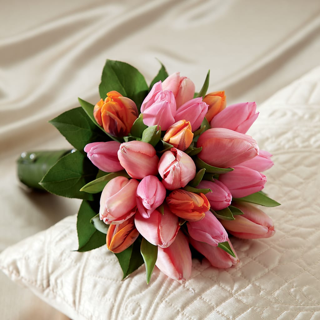 Embraceable Bouquet – Rosehaus Floral, Suamico WI