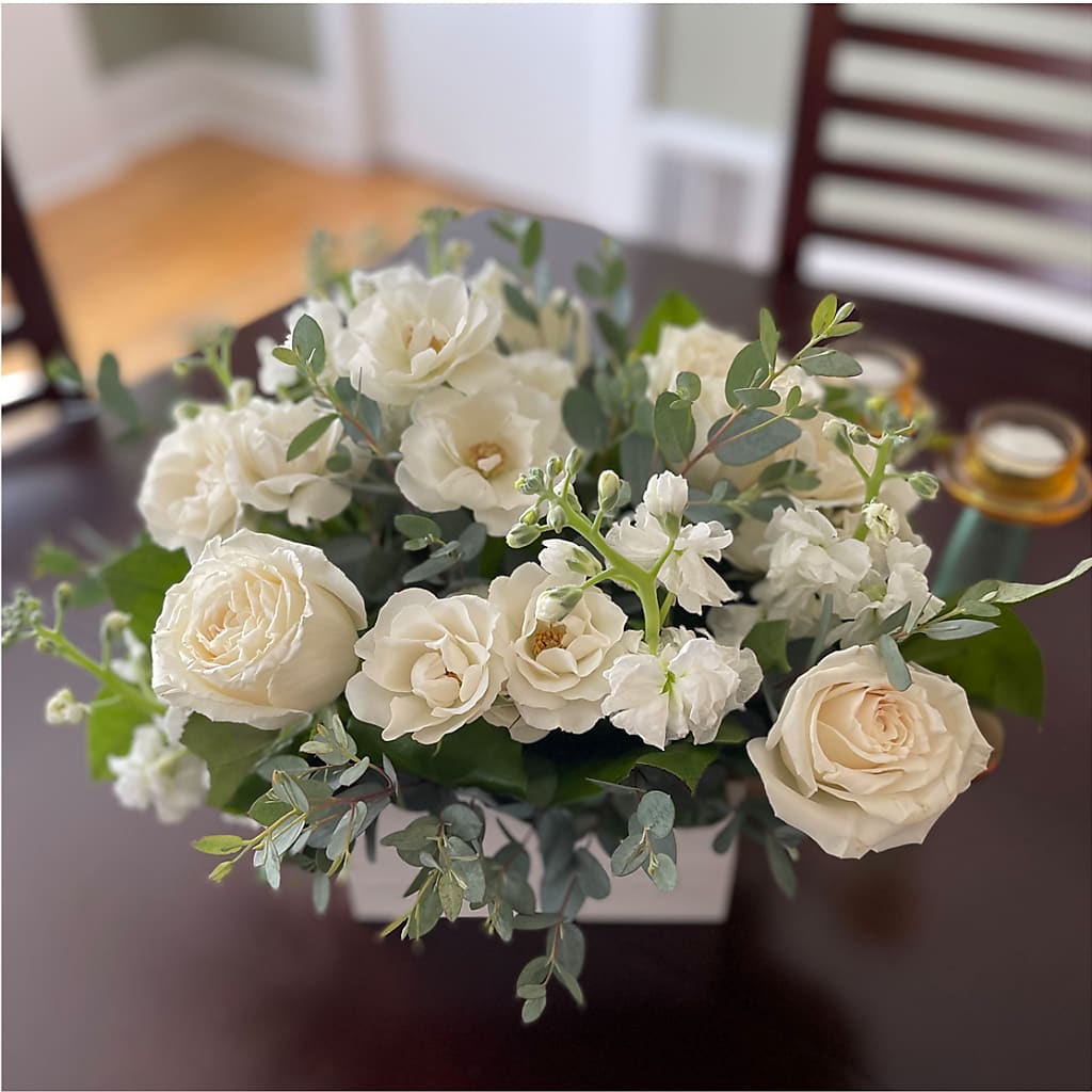 Fresh Linen Box Bouquet –  Rosehaus Floral, Suamico WI