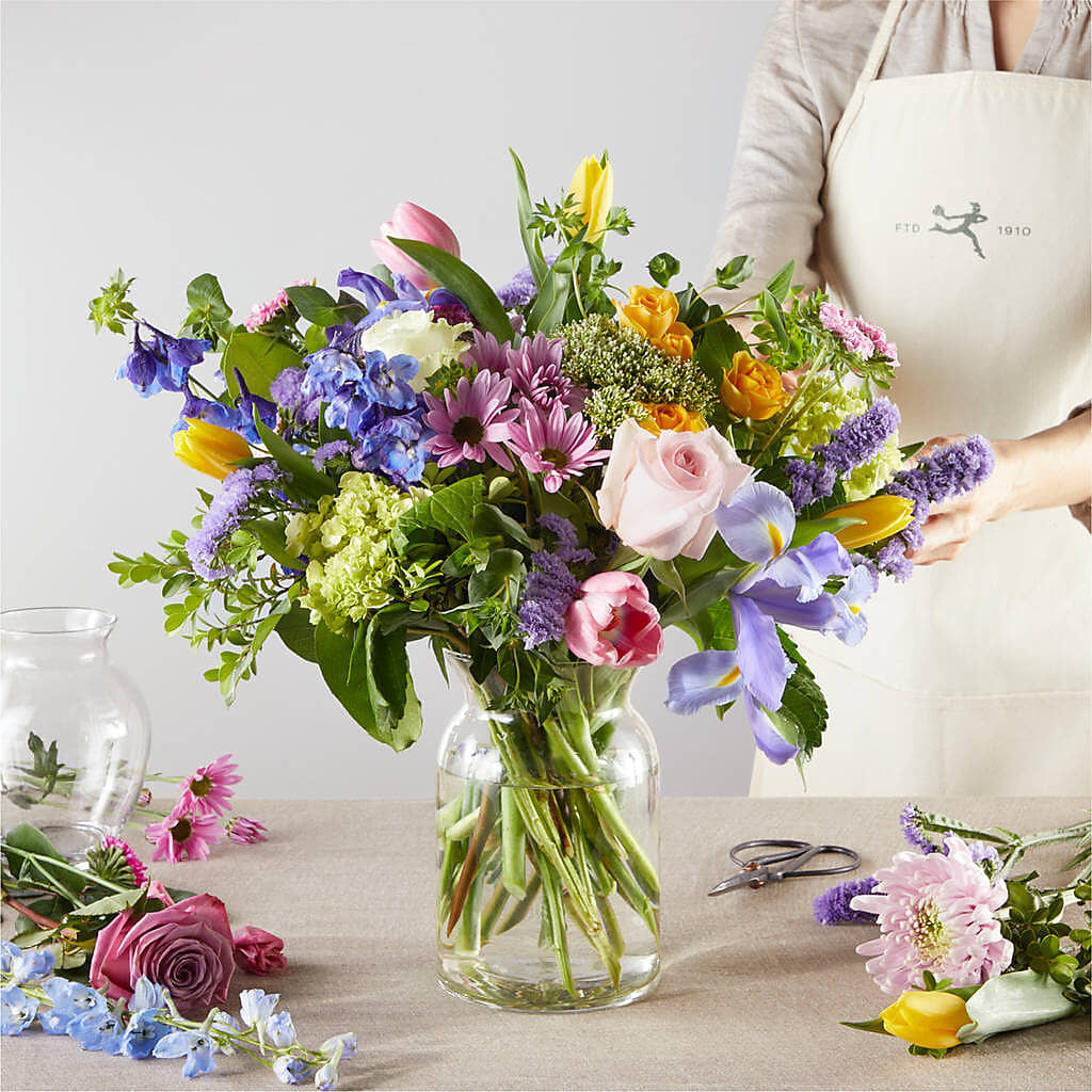 Pastel Tradition - A Florist Original –  Rosehaus Floral, Suamico WI