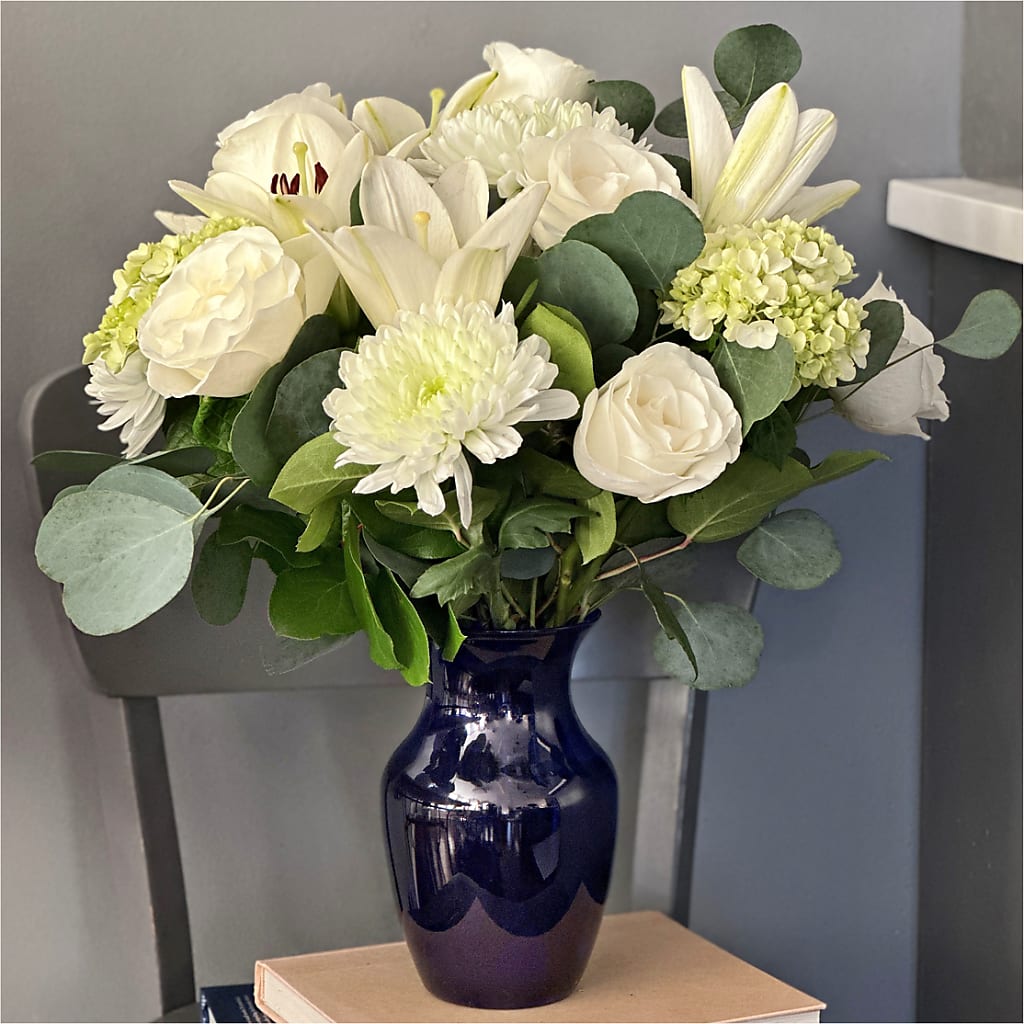 Snowy Dreams Bouquet –  Rosehaus Floral, Suamico WI